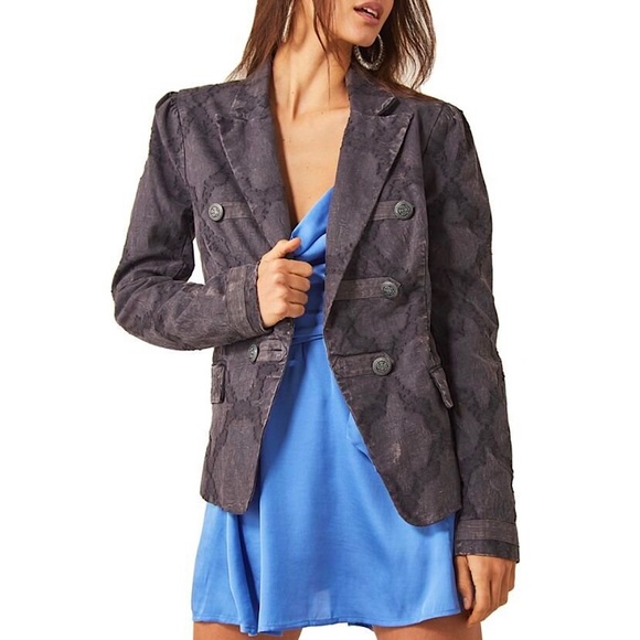 Free People James Vintage Blazer in Washed Pink. Size Small. - Picture 5 of 9